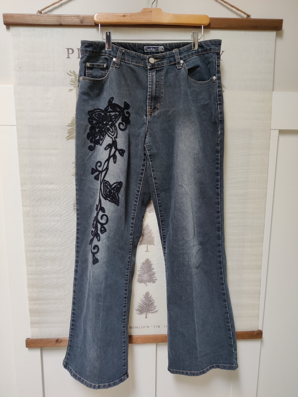 French Twist Y2K Embroidered Floral Appliqué Jeans Gray Wash Wide Leg Size 11